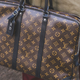 Illustration for article titled Rich People Now Think Designer Logo Bags Are Declassé